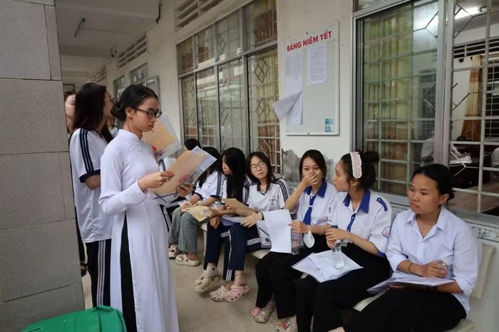 Học sinh tham gia Kỳ thi tốt nghiệp THPT.