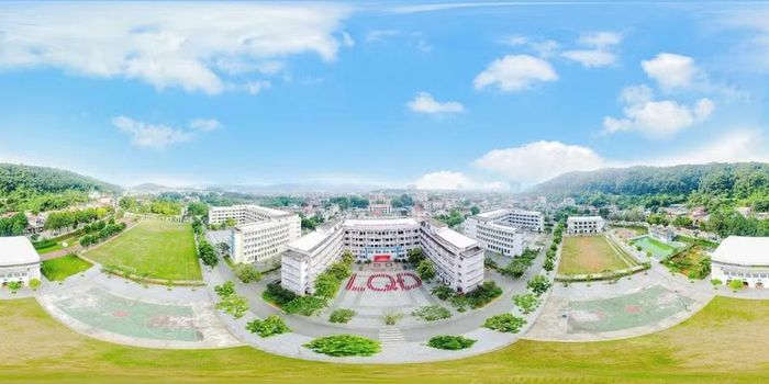 Toàn cảnh Trường THCS Lê Quý Đôn.