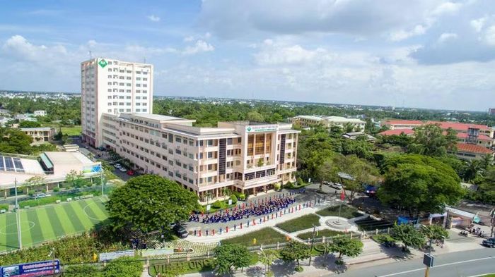 Trường Đại học SPKT Vĩnh Long - một trong những cái nôi đào tạo nhân lực kỹ thuật lâu đời bậc nhất Nam Bộ.