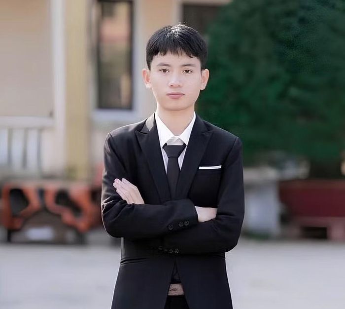 Nguyễn Tiến Đạt (lớp 12A1, Trường THPT Nguyễn Huệ, Hà Tĩnh).