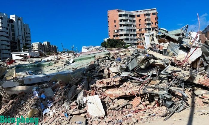 Hiện trường khu vực công trình sập đổ tại Venezuela, nơi Đội công tác Bộ đội Biên phòng Việt Nam chuẩn bị triển khai nhiệm vụ tìm kiếm cứu nạn theo sự điều phối của nước bạn. Ảnh: Đội công tác cung cấp