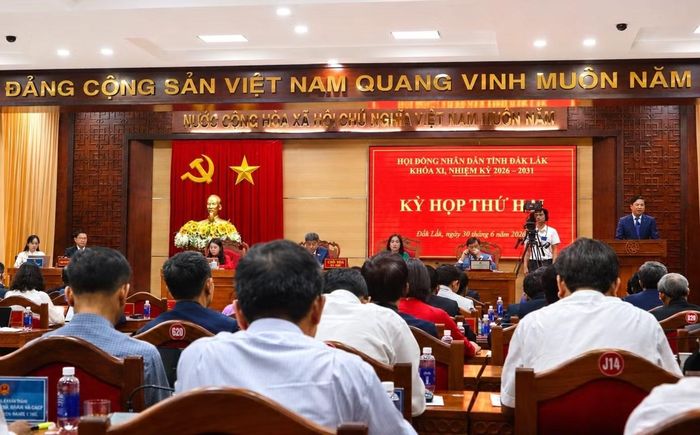 Quang cảnh kỳ họp.