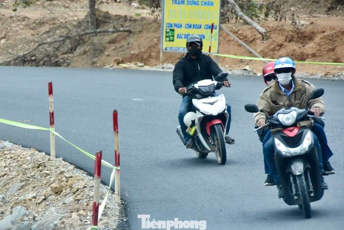 Thường xuyên lưu thông trên quốc lộ 28B, anh Văn Giang cho biết, tuyến đường đang thay đổi từng ngày. Nếu tiến độ được duy trì như hiện nay, việc đi lại sẽ thuận lợi hơn khi dự án hoàn thành.