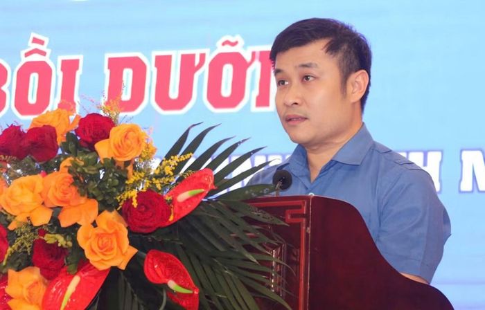 Anh Bùi Chính Thức phát biểu tại chương trình.
