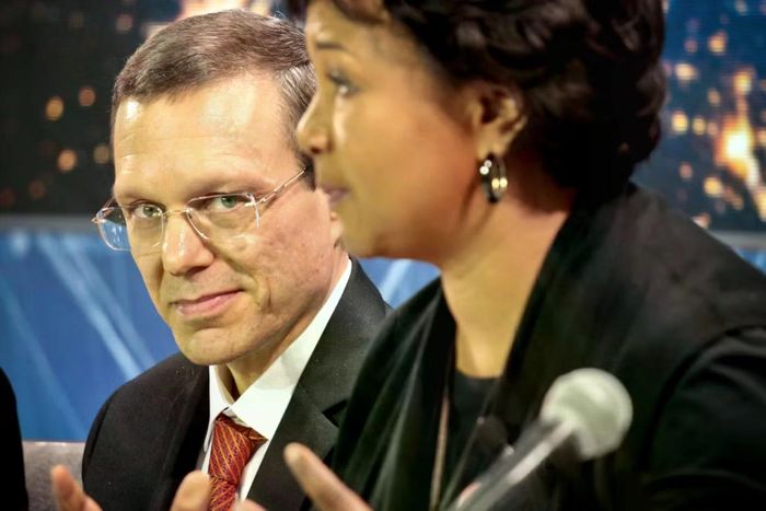 Ông Avi Loeb. (Ảnh: AP)