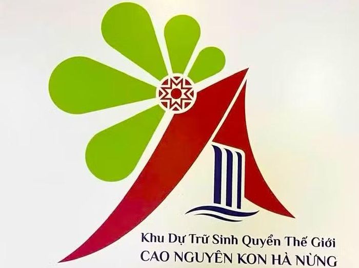 Logo đạt giải nhất của tác giả Nguyễn Quốc Trọng.