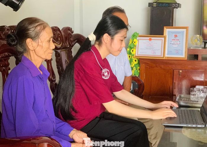 Xuất thân từ gia đình làm nông, nhưng Hoài Thu luôn nghị lực vươn lên trong học tập.