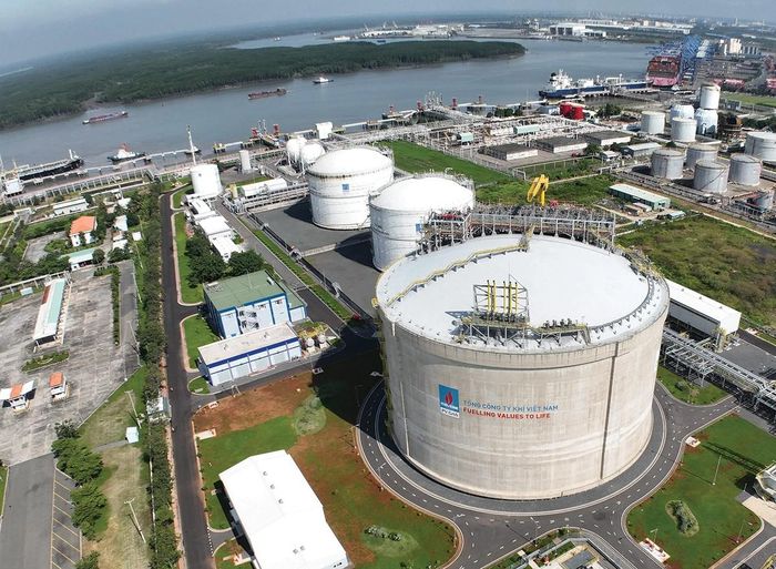 Trong nhiều năm qua, Petrovietnam đã khẳng định vai trò nòng cốt trong tìm kiếm, thăm dò và khai thác dầu khí; phát triển công nghiệp khí; sản xuất điện; lọc - hóa dầu; cung ứng nhiên liệu cho nền kinh tế và góp phần quan trọng bảo đảm an ninh năng lượng quốc gia.