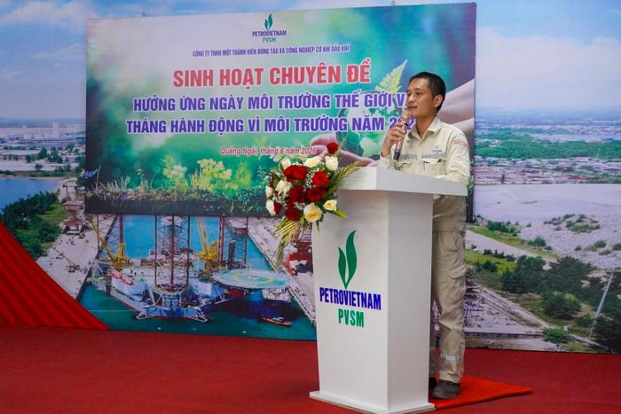 CBCNV PVSM trao đổi, đóng góp các giải pháp góp phần giữ gìn vệ sinh môi trường cho đơn vị.
