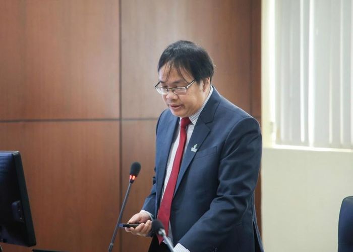 TS Dương Chí Trung - Trưởng bộ môn Lọc - Hóa dầu trình bày báo cáo về định hướng nghiên cứu chiến lược của PVU.