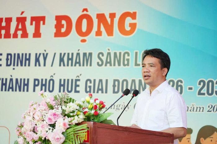 Phó Chủ tịch UBND thành phố Huế Trần Hữu Thùy Giang phát biểu tại lễ phát động.