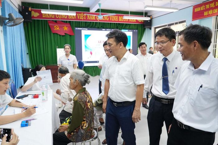 Huế phát động chiến dịch khám sức khỏe miễn phí cho toàn dân.