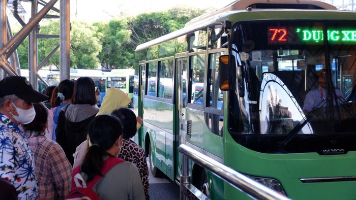 Người dân TP.HCM được đi xe buýt miễn phí.
