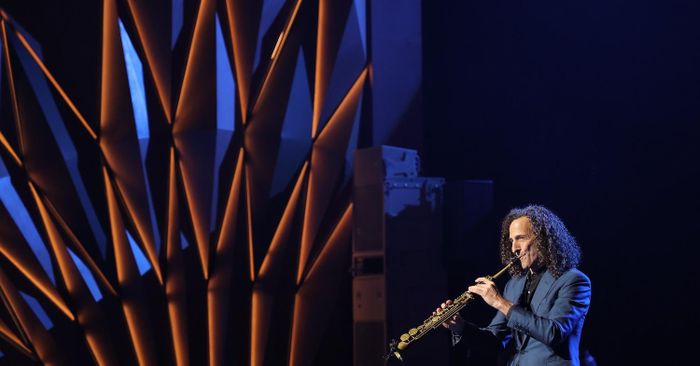 Nghệ sĩ Kenny G biểu diễn ở Nhà hát Hồ Gươm.