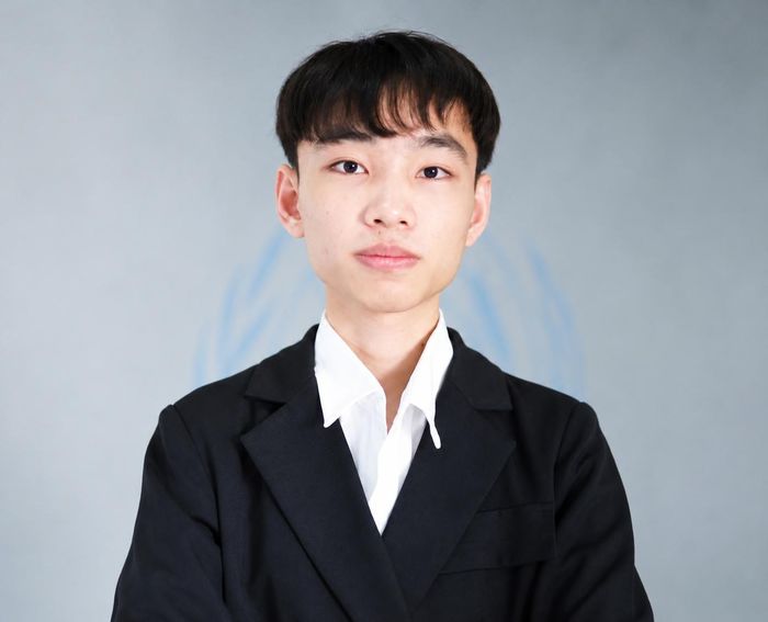 Nguyễn Thanh Bình hiện là sinh viên năm thứ hai của Học viện Ngoại giao. Ảnh: NVCC