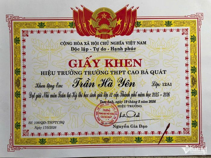 Hà Yên đạt giải Nhì môn Toán tại kỳ thi học sinh giỏi lớp 12 cấp thành phố năm học 2025-2026. Ảnh: T.H