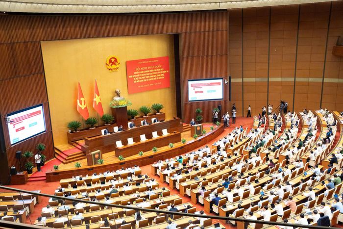Các cấp ủy, tổ chức đảng ở Trung ương và địa phương cần có kế hoạch đào tạo, bồi dưỡng, chuẩn bị nguồn cán bộ đáp ứng yêu cầu về khoa học, công nghệ. Ảnh: QH