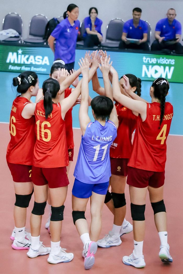 Giải vô địch bóng chuyền nữ U18 châu Á 2026, diễn ra từ ngày 1 đến 7/7 tại Nakhon Ratchasima, Thái Lan. Các đội được chia thành 4 bảng, thi đấu vòng tròn một lượt tính điểm. Hai đội dẫn đầu mỗi bảng giành quyền vào vòng loại trực tiếp. U18 Việt Nam nằm ở bảng D cùng Đài Loan (Trung Quốc), Hàn Quốc và Ấn Độ. 