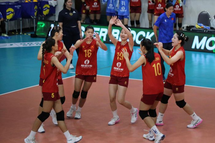 Tuyển bóng chuyền U18 nữ Việt Nam có sự khởi đầu thuận lợi tại giải U18 châu Á 2026.