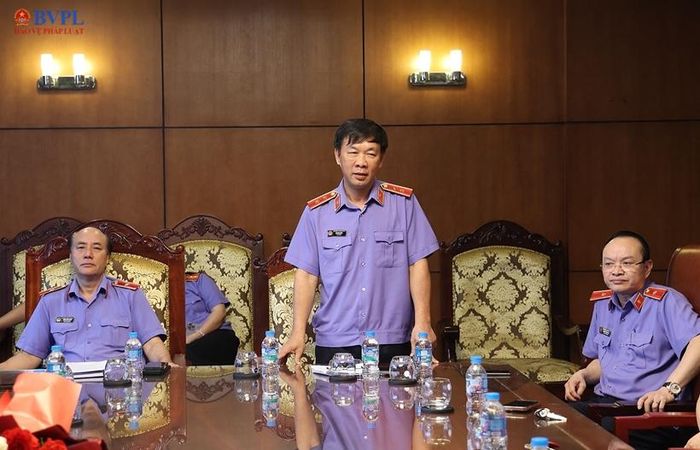  Đồng chí Lê Minh Long, Ủy viên Ban Chấp hành Đảng bộ VKSND tối cao, Bí thư Chi bộ, Vụ trưởng Vụ 2 phát biểu tại buổi Lễ.