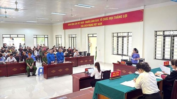 Kiểm sát viên thực hành quyền công tố tại phiên tòa.