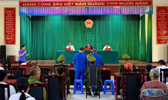 Thông qua các phiên tòa xét xử lưu động đã đưa hình ảnh Kiểm sát viên đến gần hơn với người dân.