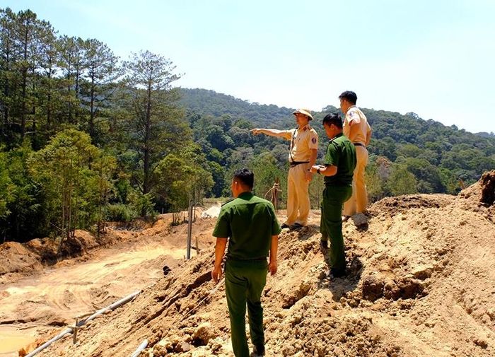 Công an tỉnh Lâm Đồng tăng cường kiểm tra hoạt động khai thác khoáng sản.