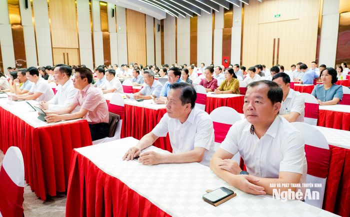 Các đại biểu tham dự hội nghị tại điểm cầu tỉnh Nghệ An. Ảnh: Phạm Bằng