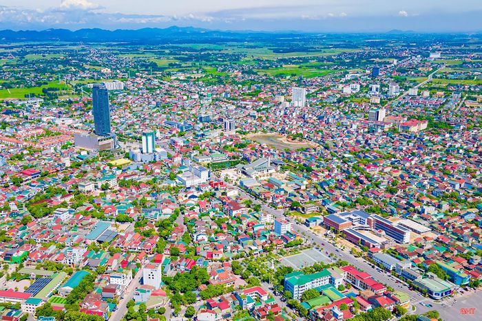 BTV Tỉnh ủy Hà Tĩnh đã tập trung lãnh đạo, chỉ đạo quyết liệt, đồng bộ, vừa sắp xếp tổ chức bộ máy, vừa bảo đảm hoạt động thông suốt, không để gián đoạn phục vụ Nhân dân.