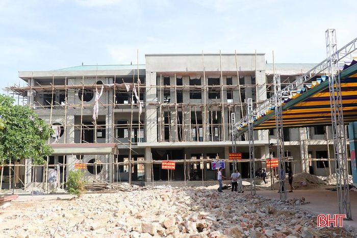 Công trình Trường Mầm non Hoa Hồng đã hoàn thành khoảng 70% khối lượng công việc.