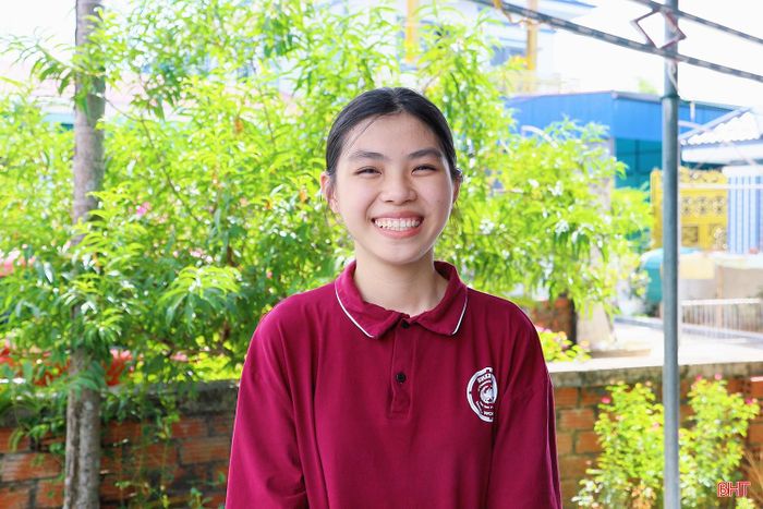 Lê Thị Hoài Thu - Thủ khoa khối B00 ở Hà Tĩnh.