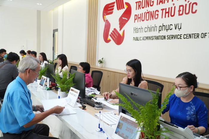 Phường Thủ Đức có tỷ lệ trực tuyến đạt trên 91%, giải quyết đúng hạn đạt 99,7% và mức độ hài lòng đạt trên 98%. (Ảnh: Hữu Duyên/TTXVN)