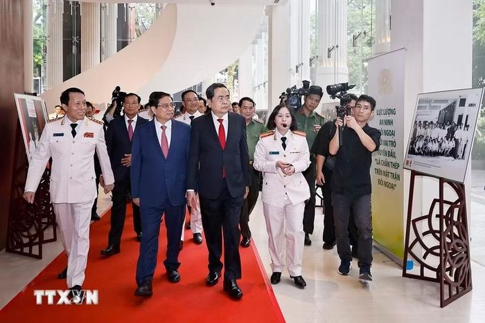 Chủ tịch Quốc hội Trần Thanh Mẫn và nguyên Thủ tướng Phạm Minh Chính dự Lễ kỷ niệm. (Ảnh: Doãn Tấn/TTXVN)