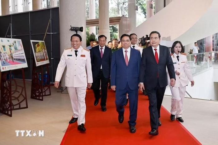 Chủ tịch Quốc hội Trần Thanh Mẫn và nguyên Thủ tướng Phạm Minh Chính dự Lễ kỷ niệm. (Ảnh: Doãn Tấn/TTXVN)