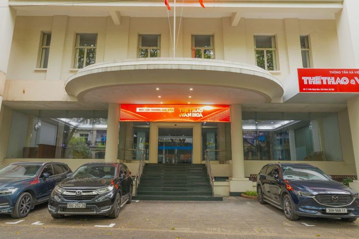 Tầng 1 tòa nhà 11 Trần Hưng Đạo.