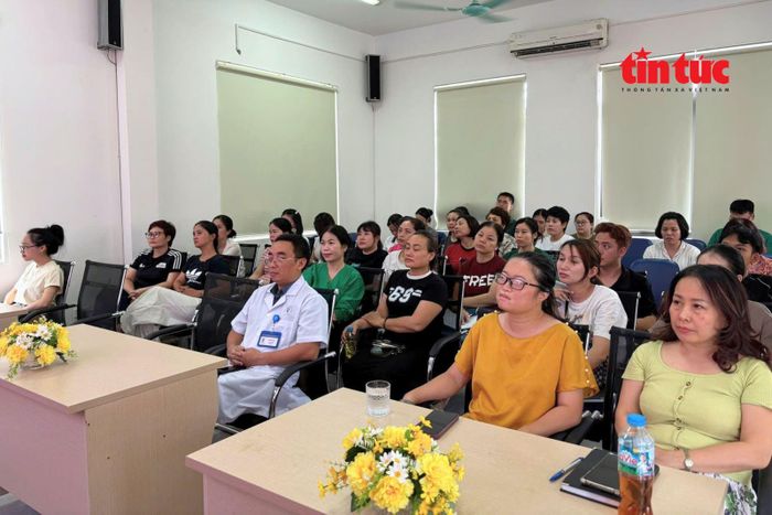 Nhân viên Trạm Y tế phường Giảng Võ hoàn thành khóa tập huấn chuyên môn do Sở Y tế Hà Nội tổ chức.