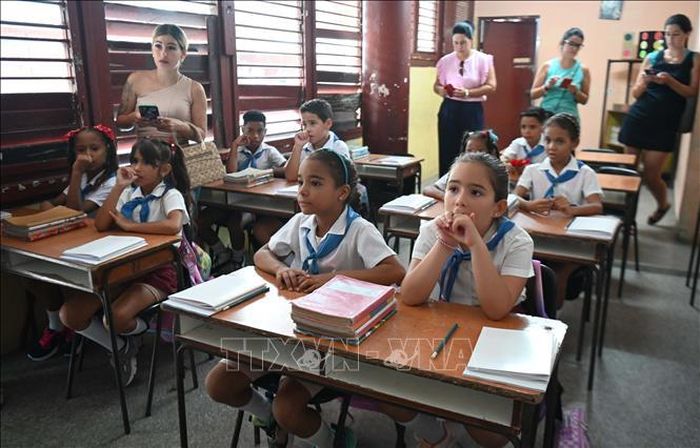 Quang cảnh lớp học ở Trường Tiểu học Cuba đoàn kết với Chile.