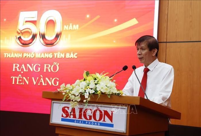Ông Nguyễn Khắc Văn, Phó Tổng Giám đốc Cơ quan Báo và Phát thanh, Truyền hình Thành phố Hồ Chí Minh, Tổng Biên tập Báo Sài Gòn Giải Phóng, phát biểu tại buổi lễ.