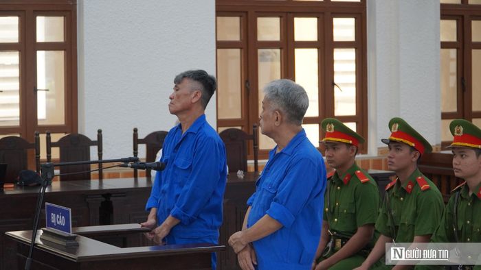 Các bị cáo tại phiên tòa.