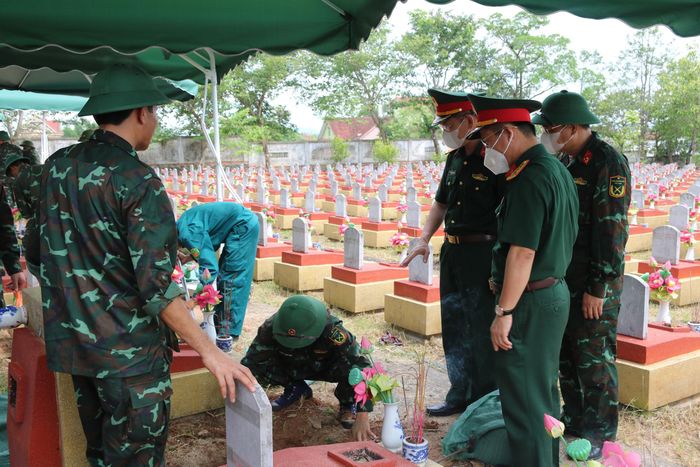 Hành trình 40 ngày tại Nghĩa trang Đô Lương nói riêng và chiến dịch 500 ngày đêm của tỉnh Nghệ An nói chung không chỉ là nhiệm vụ chuyên môn, mà còn là trách nhiệm thiêng liêng, thể hiện đạo lý "Uống nước nhớ nguồn" sâu sắc. Việc đẩy nhanh tiến độ giám định gen sẽ giúp sớm trả lại tên cho các anh hùng liệt sĩ, kịp thời đáp ứng niềm mong mỏi, khắc khoải từ bao năm qua của các thân nhân và nhân dân cả nước