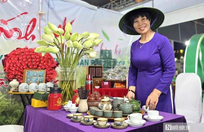 Doanh nghiệp, hợp tác xã mang sản phẩm địa phương đến hội chợ để tìm cơ hội kết nối thị trường.