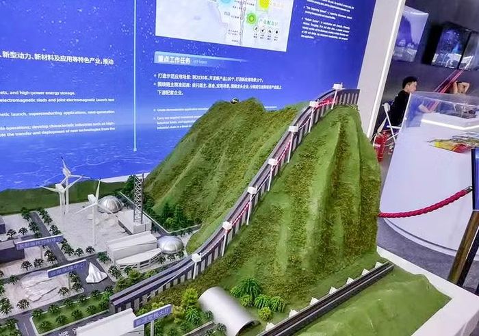 Mô hình bệ phóng điện từ tên lửa của Viện Nghiên cứu Phóng Điện Từ Tử Dương. Ảnh: Baidu.