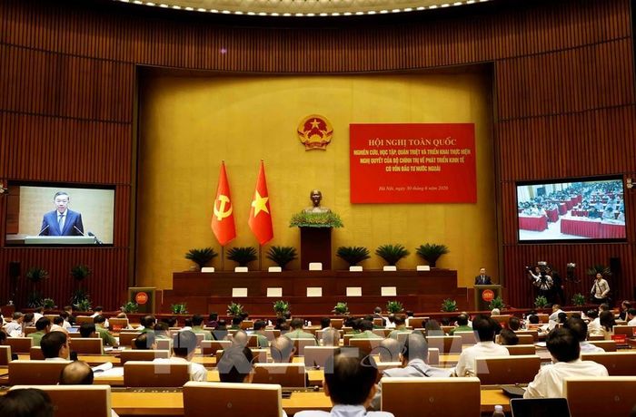Sáng 30/6/2026, tại Hà Nội, Bộ Chính trị tổ chức Hội nghị toàn quốc nghiên cứu, học tập, quán triệt và triển khai thực hiện Nghị quyết của Bộ Chính trị về phát triển kinh tế có vốn đầu tư nước ngoài. Tổng Bí thư, Chủ tịch nước Tô Lâm và các đồng chí lãnh đạo, nguyên lãnh đạo Đảng, Nhà nước dự. Ảnh: Thống Nhất, Phương Hoa - TTXVN