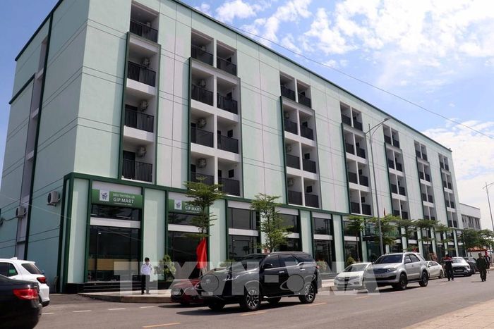 Hạng mục nhà lưu trú cho thuê đã vận hành nhà A1 thuộc dự án tại Khu Công nghiệp Liên Hà Thái. Ảnh: Nguyễn Công Hải - TTXVN 