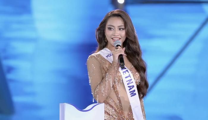 Bùi Xuân Hạnh tỏa sáng rực rỡ, khẳng định bản lĩnh tại đấu trường Miss Cosmo 2024.