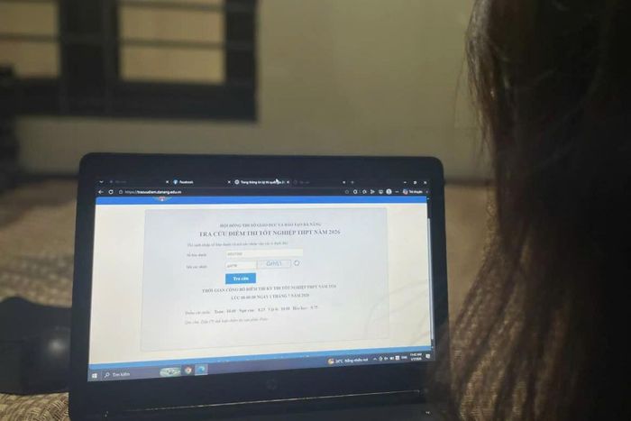 Bảng điểm ghi dấu thành tích ấn tượng của Trần Hà Yên với hai điểm 10 môn Toán, Vật lý, 9,75 Hóa học, 8,25 Ngữ văn và tổng 38 điểm ở 4 môn thi.