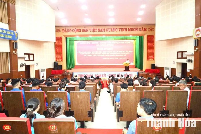 Hội nghị công bố các quyết định sắp xếp thôn trên địa bàn xã Nông Cống.