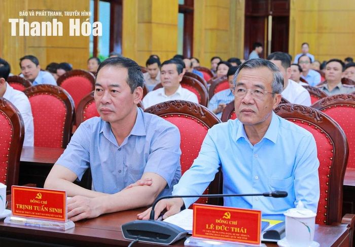 Bí thư Tỉnh ủy Lê Đức Thái và Phó Bí thư Tỉnh ủy Trịnh Tuấn Sinh dự hội nghị tại điểm cầu Tỉnh ủy Thanh Hóa.