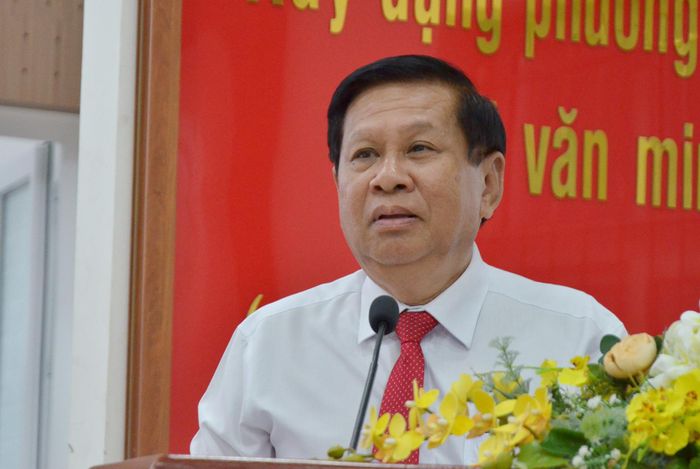 Ủy viên Ban Thường vụ Tỉnh ủy, Bí thư Đảng ủy phường Rạch Giá Mai Hoàng Khởi phát biểu tại lễ công bố các quyết định.