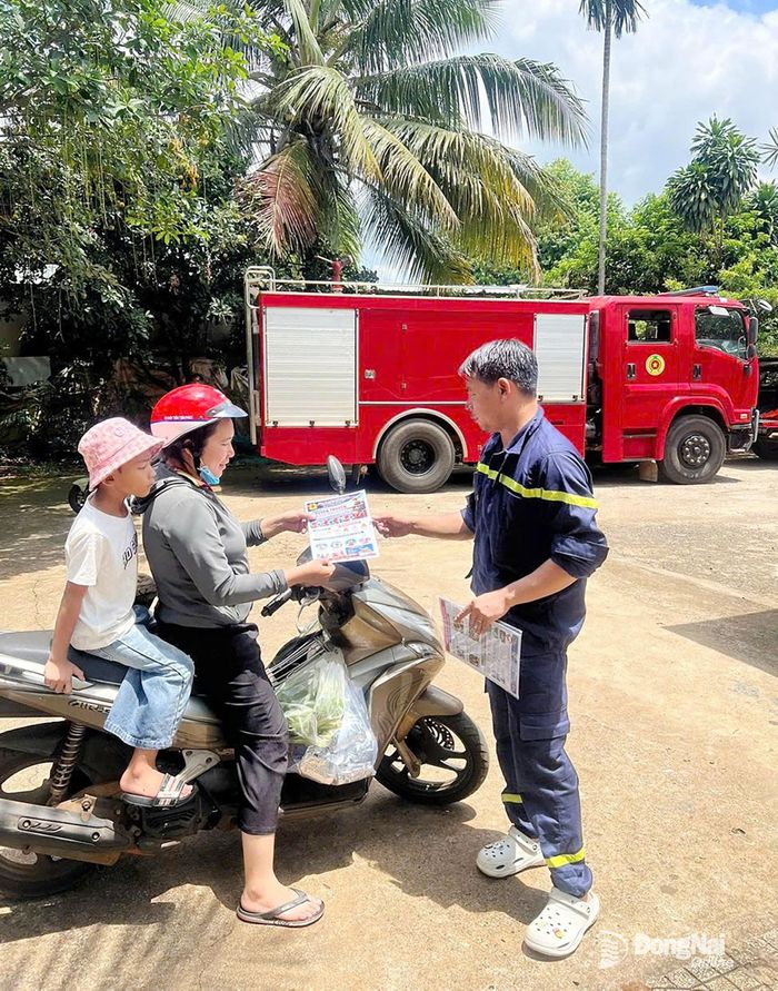  Một số hình ảnh của buổi truyên truyền, phát tờ rơi